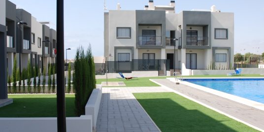 Appartement 3 Zimmer, 2 Bäder, Pool, eigener Garten – oder Dachterasse