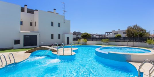 KOMA II. Wohnkomplex in Aguas Nuevas, Torrevieja