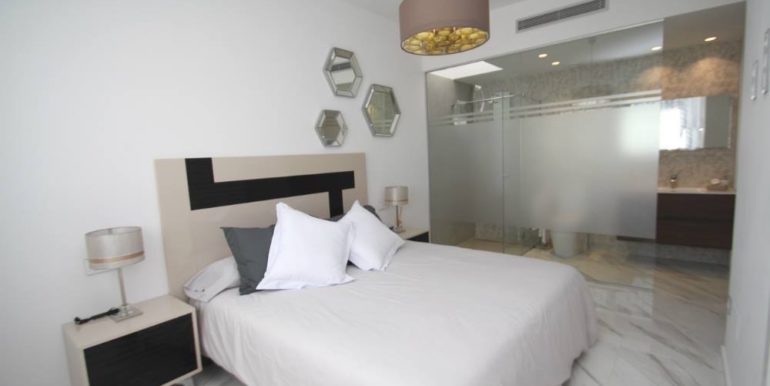 HABITACIÓN PRINCIPAL+BAÑO EN SUITE