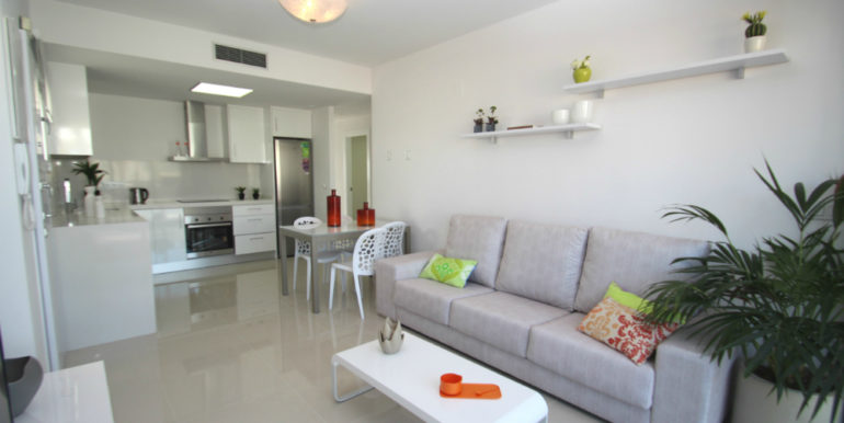 LIVING ROOM TOP1